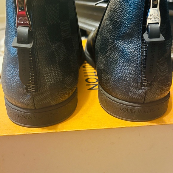 Mens Authentic Louis Vuitton high top sneakers - Picture 5 of 11